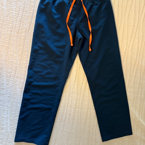 Figs Scrub Set - Picture 3 of 4